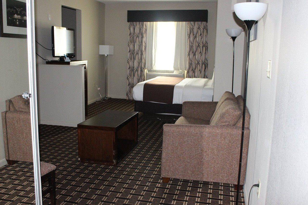 Baymont By Wyndham Columbus Hotel Exterior foto