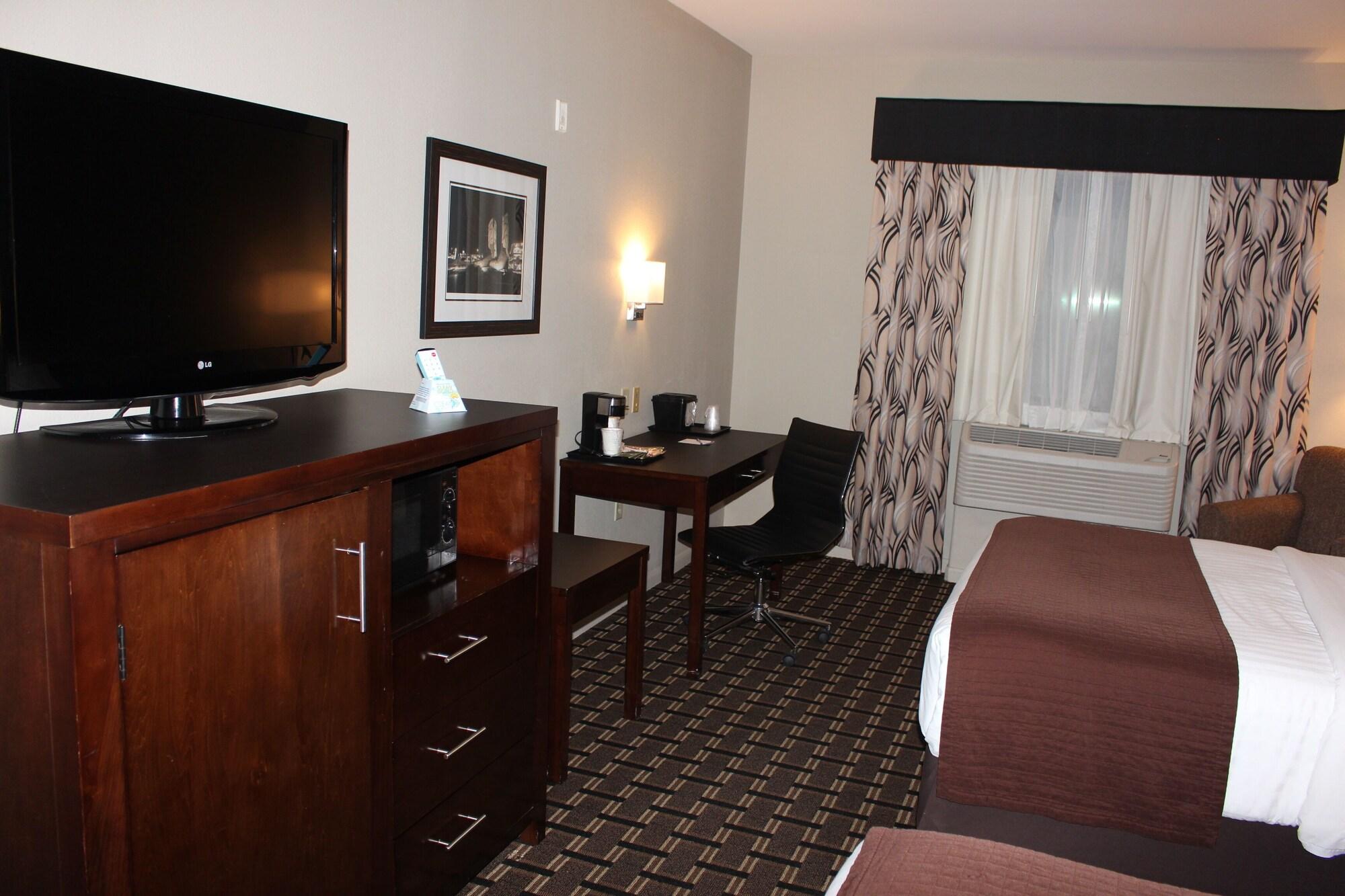 Baymont By Wyndham Columbus Hotel Exterior foto