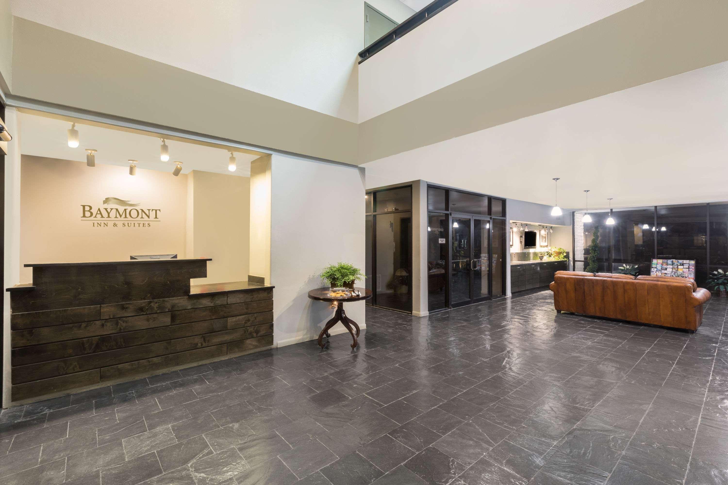 Baymont By Wyndham Columbus Hotel Exterior foto