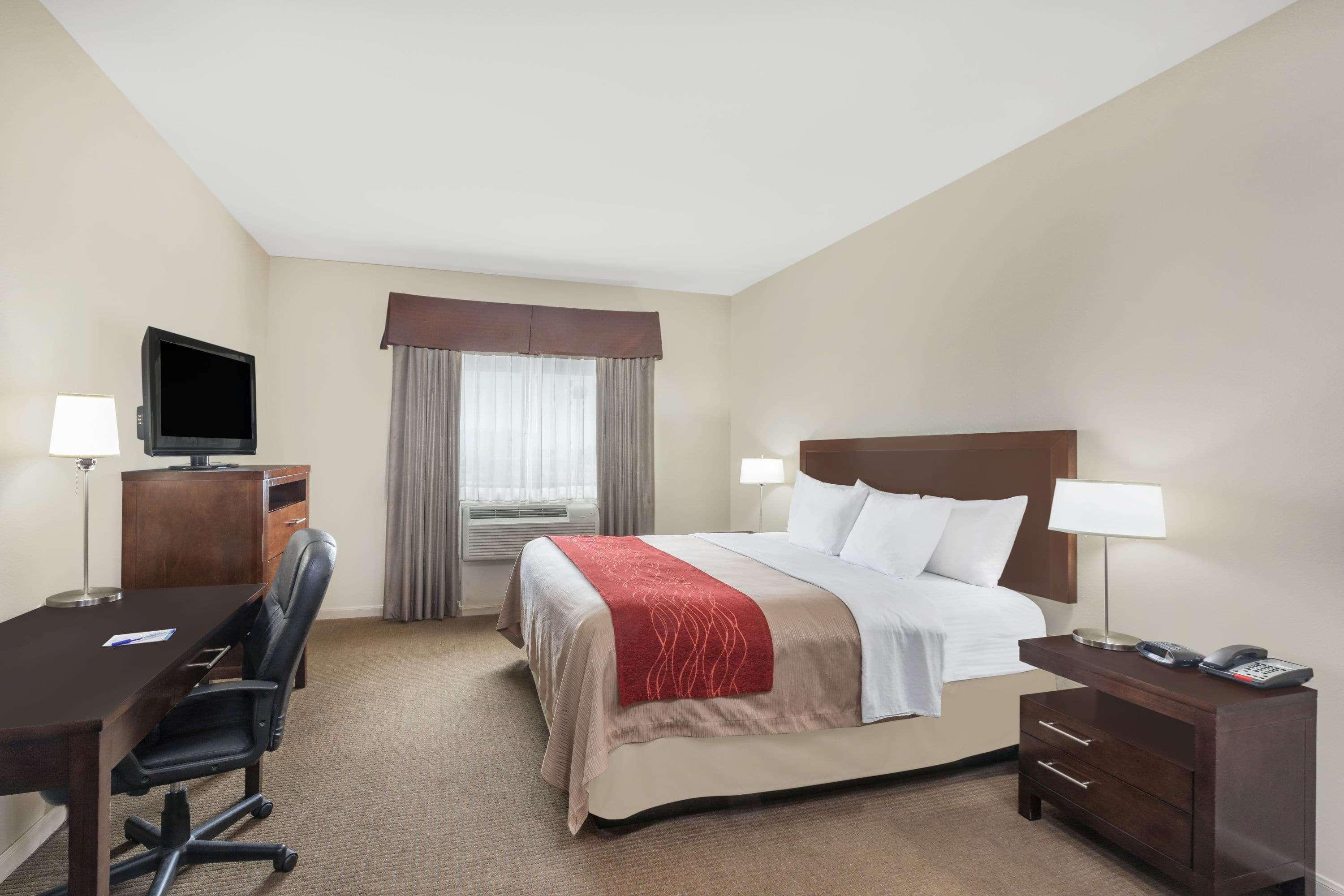 Baymont By Wyndham Columbus Hotel Exterior foto