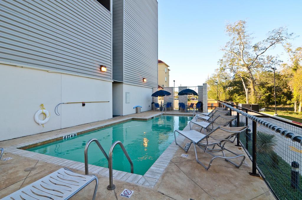 Baymont By Wyndham Columbus Hotel Exterior foto
