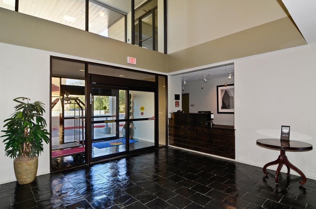 Baymont By Wyndham Columbus Hotel Exterior foto