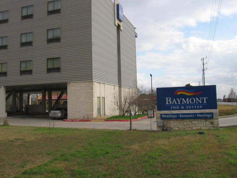 Baymont By Wyndham Columbus Hotel Exterior foto