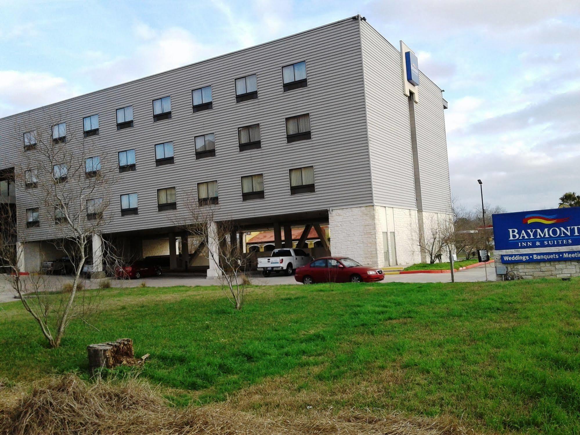 Baymont By Wyndham Columbus Hotel Exterior foto